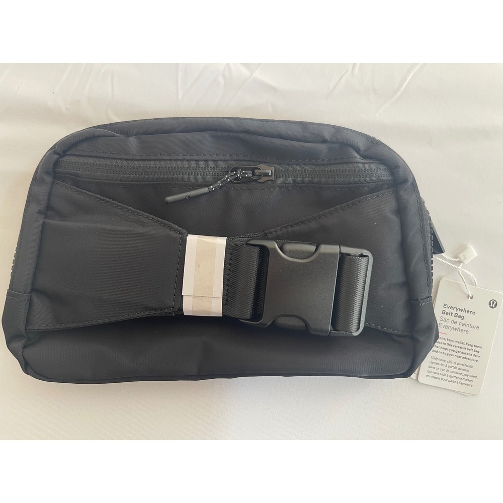 Lululemon Everywhere Belt Bag 1L Black Fanny Pack Water Repellent NWT - Picture 3 of 6